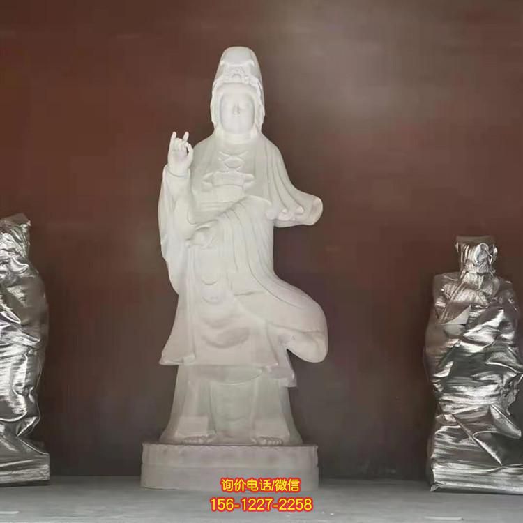 景區(qū)寺院觀音雕塑，美化環(huán)境帶來良好體驗(yàn)
