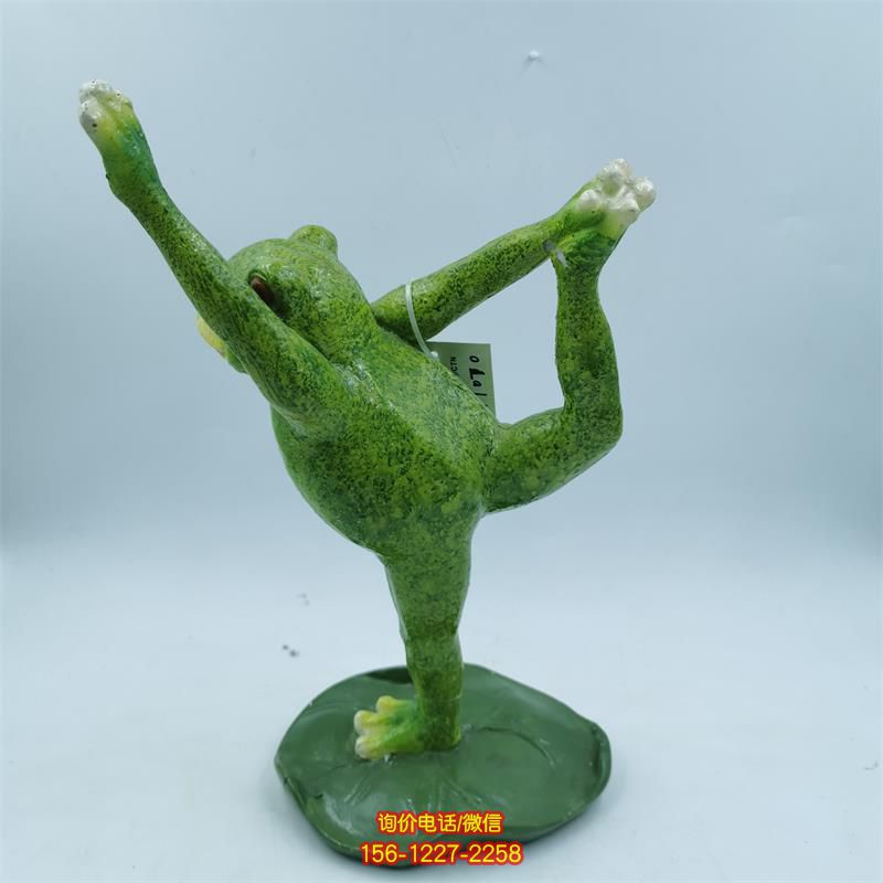 青蛙雕塑-室內玻璃鋼一只擺造型的青蛙雕塑