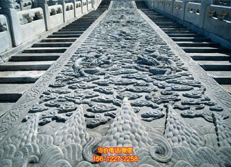 寺廟臺階大型石浮雕，祥云、龍石刻浮雕
