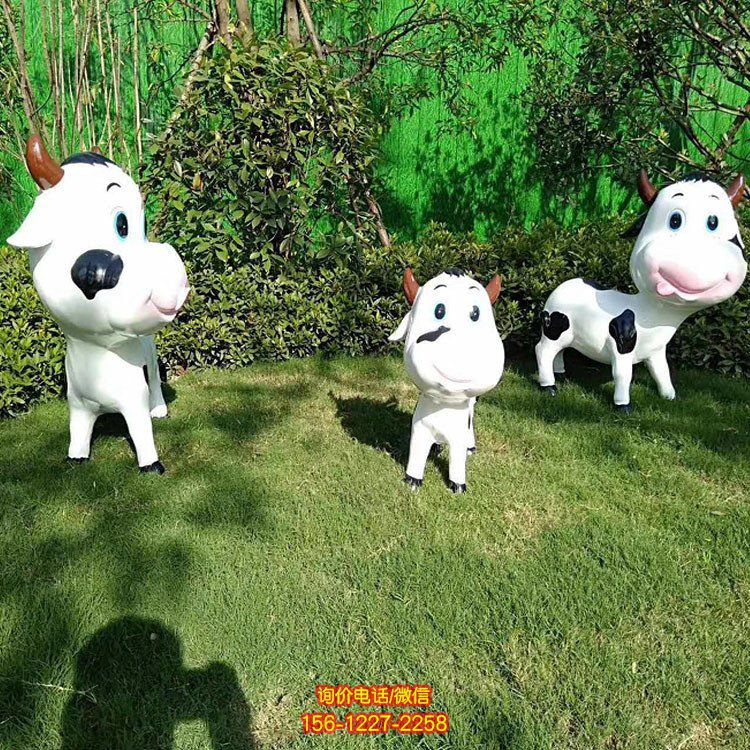 玻璃鋼卡通小牛，可愛的小奶牛雕塑