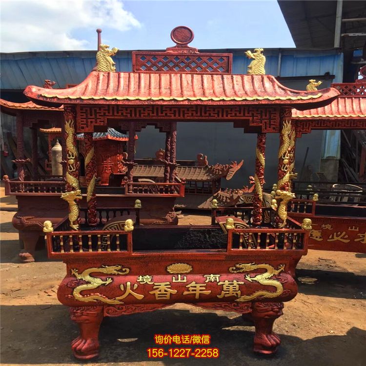 景區佛教寺院擺放進香燒紙香爐
