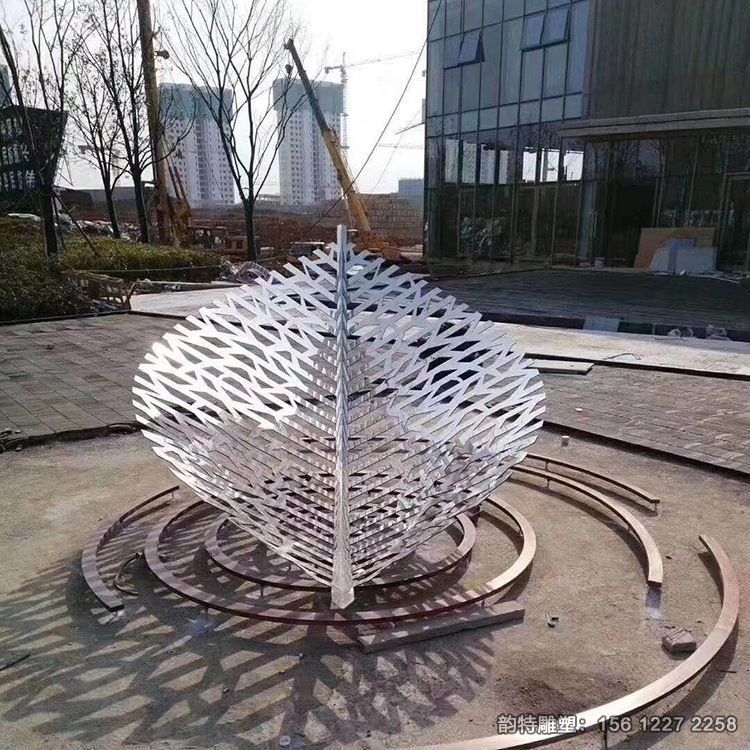 鏤空不銹鋼樹葉雕塑 造型美觀時尚