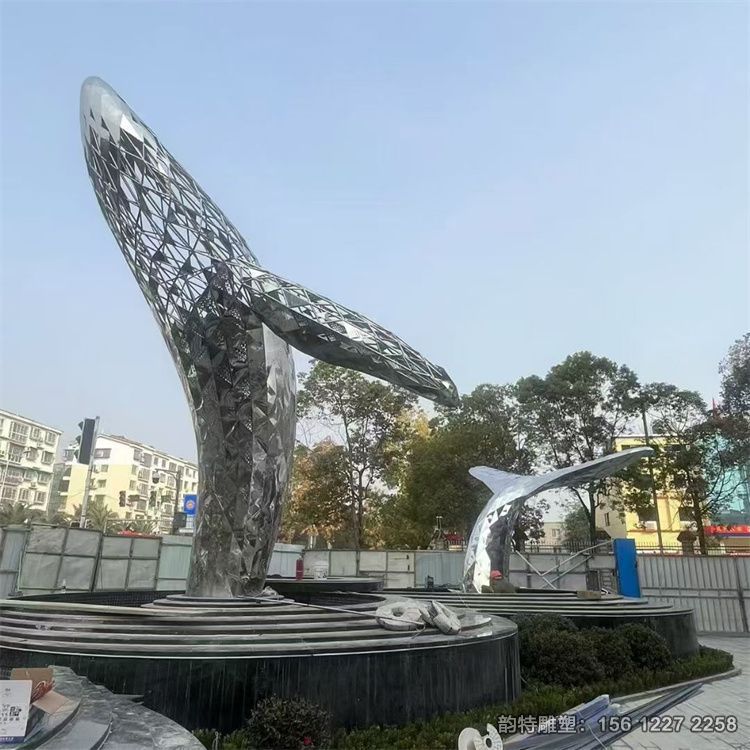 做過的不銹鋼鯨魚雕塑案例 鏤空鯨魚安裝實(shí)拍現(xiàn)場(chǎng)